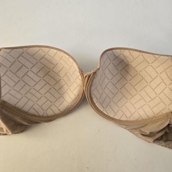 Victoria Secret uplift semi demi nude beige light skin tone marked sz 32DD - Picture 7 of 7